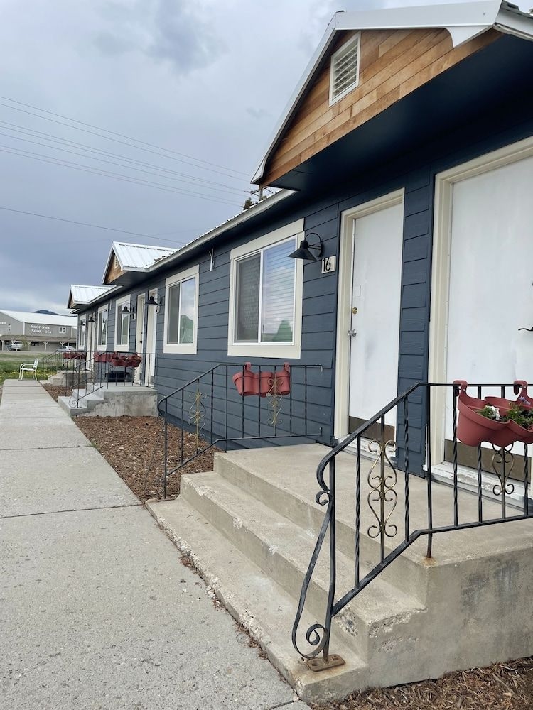 Sacajawea Inn1