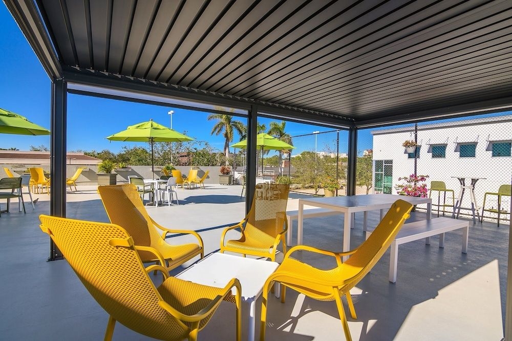 Naples Park Central Hotel2