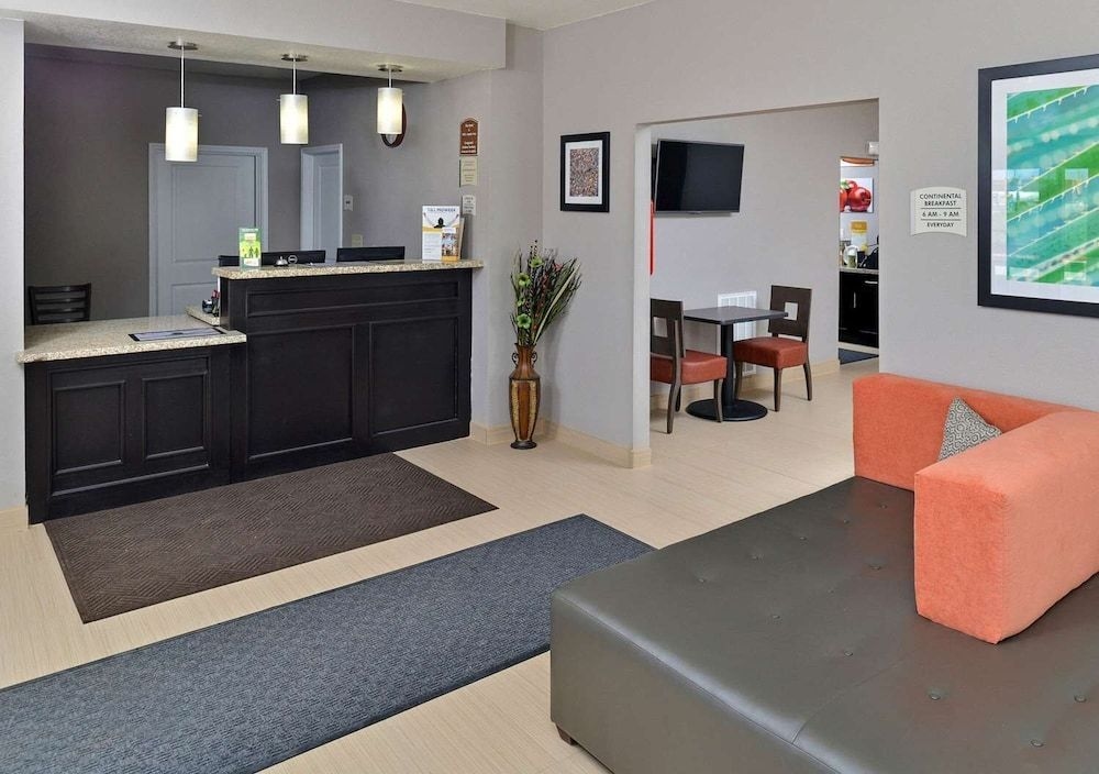 Quality Inn & Suites Cotulla0