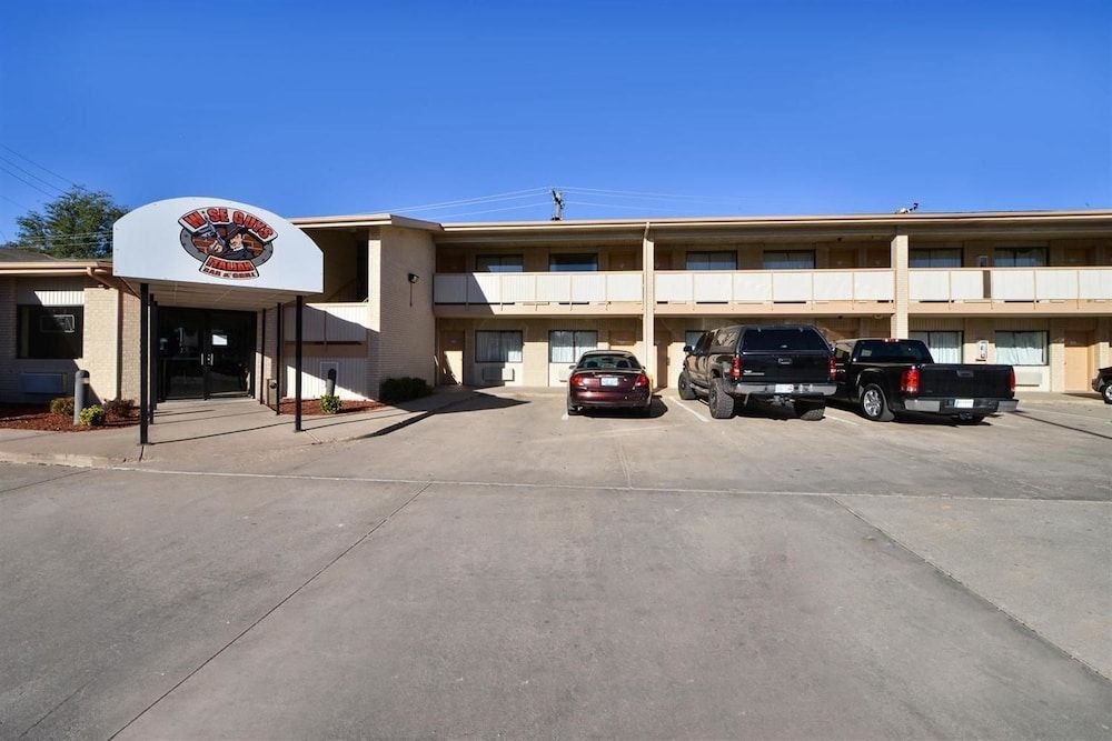 Americas Best Value Inn2