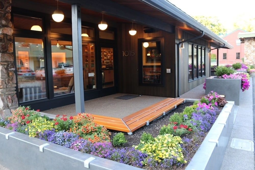 Timbers Motel1