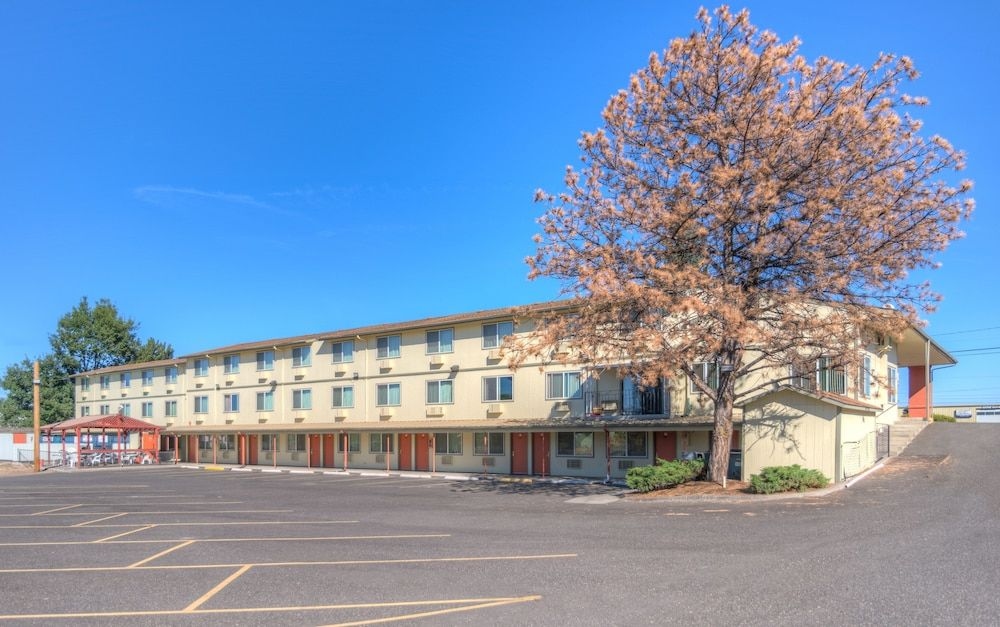 Redmond Inn1