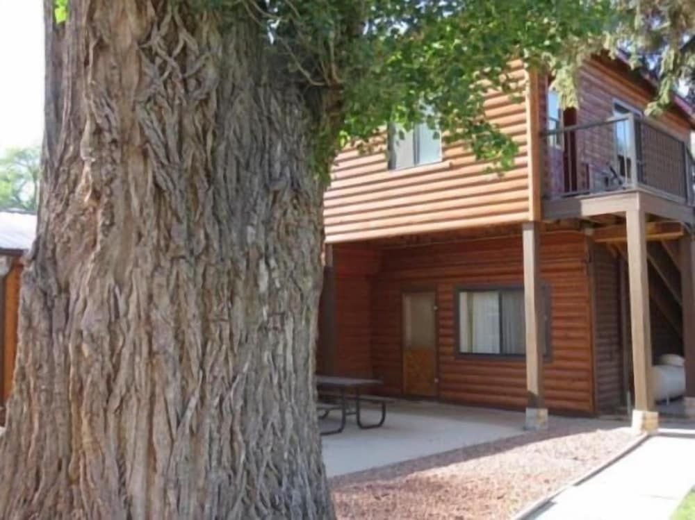Austin's Chuckwagon Lodge3