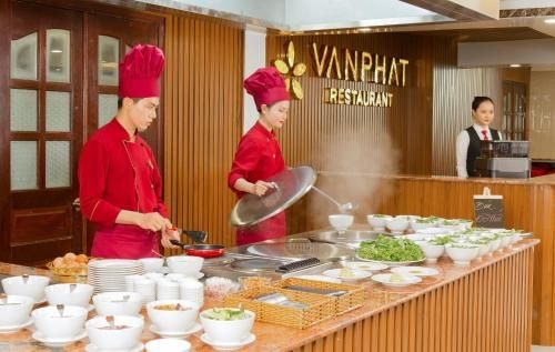 โรงแรมวาน ฟัต ริเวอร์ไซด์ (Van Phat Riverside Hotel)4