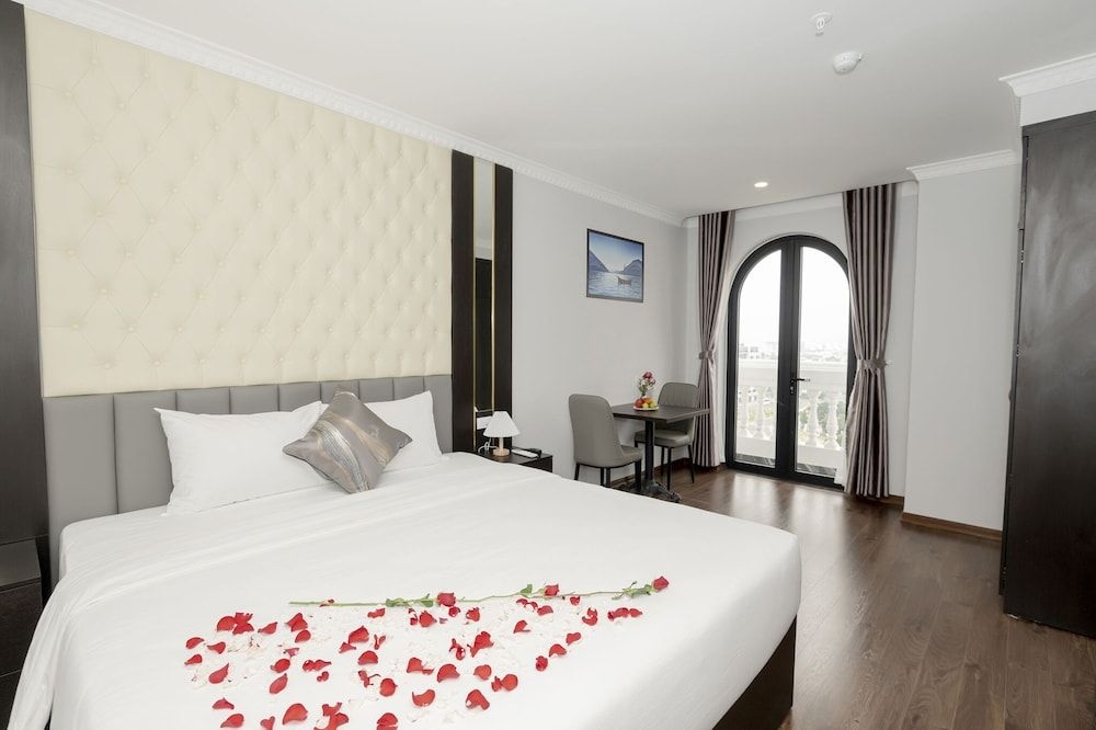 Monaco Hotel4