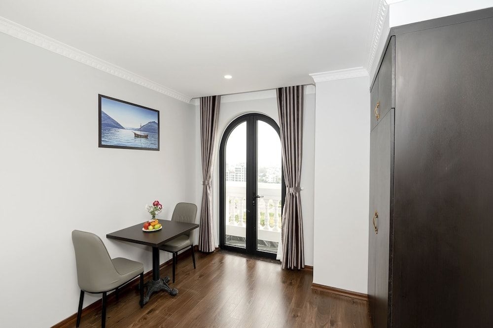 Monaco Hotel3