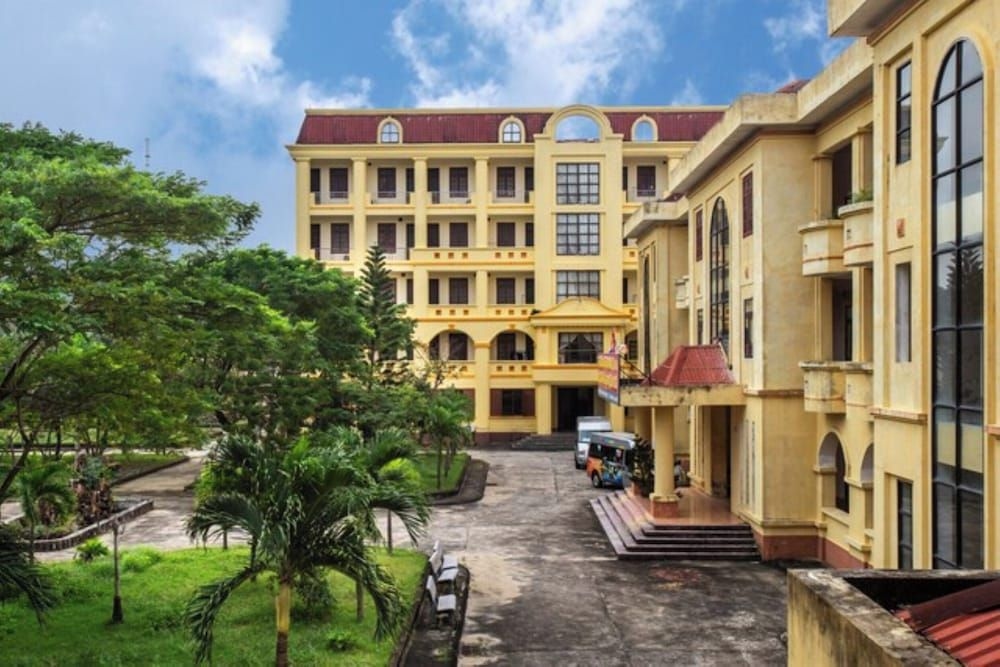 Cua Dai Beach Hotel1