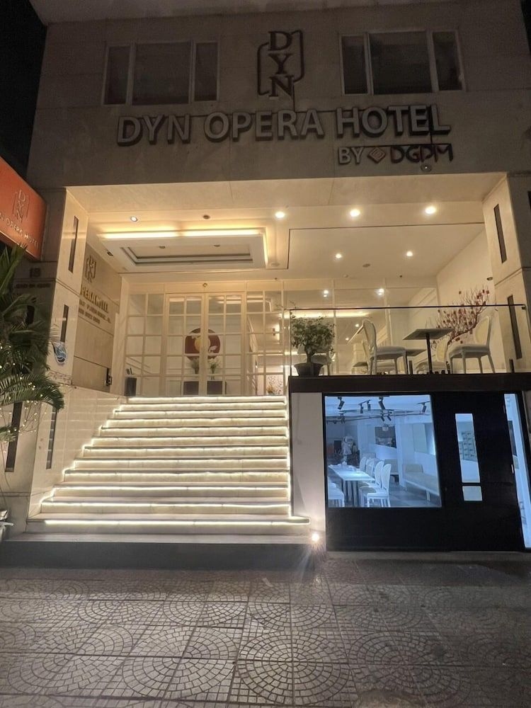 DYN OPERA Hotel1
