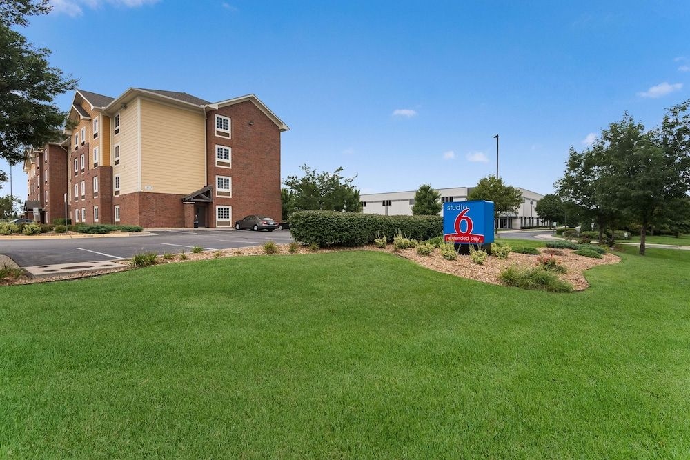 Suburban Extended Stay Hotel0