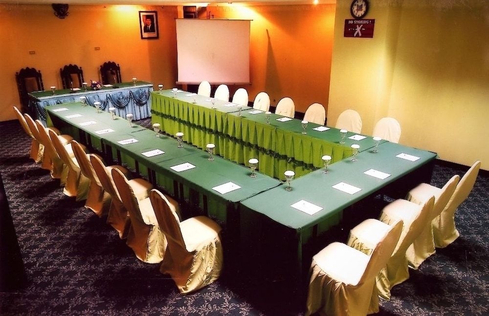 โรงแรมเมอร์เดกา (Merdeka Madiun)2