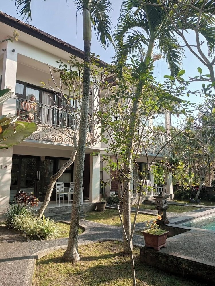 Puri Asri Villa3