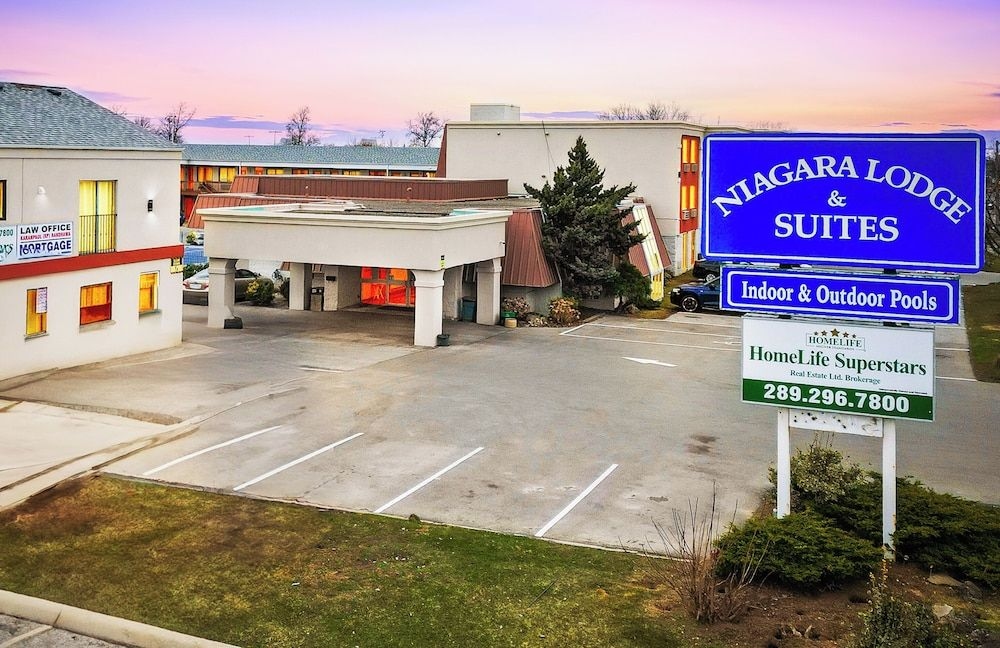 Rodeway Inn & Suites0