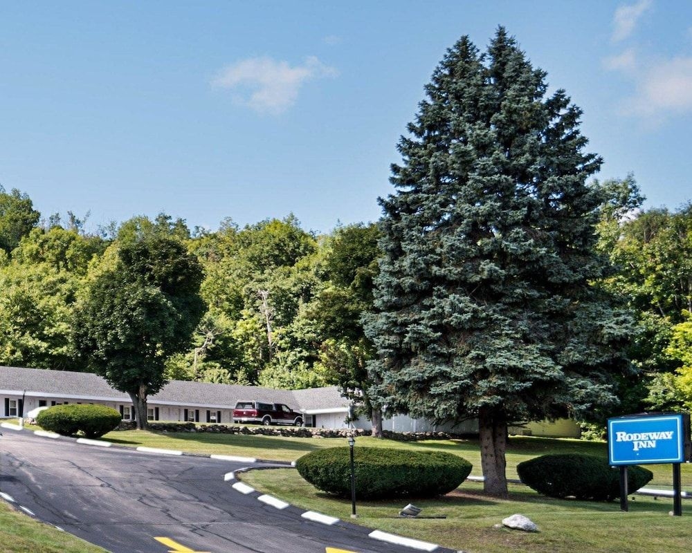 Rodeway Inn2