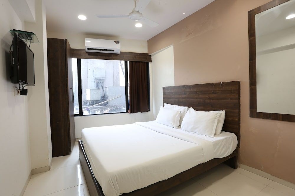 Kamran Residency0