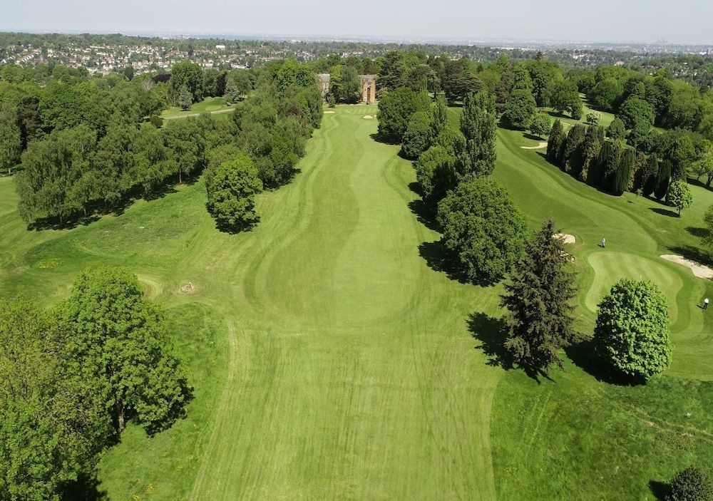 Coulsdon Manor0