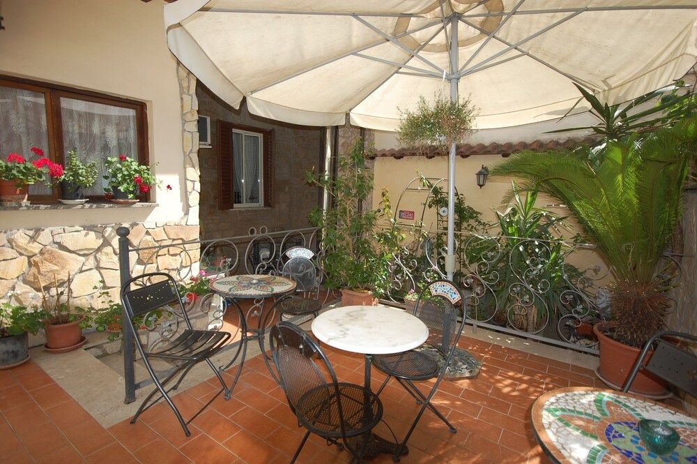 Hotel Alexis0
