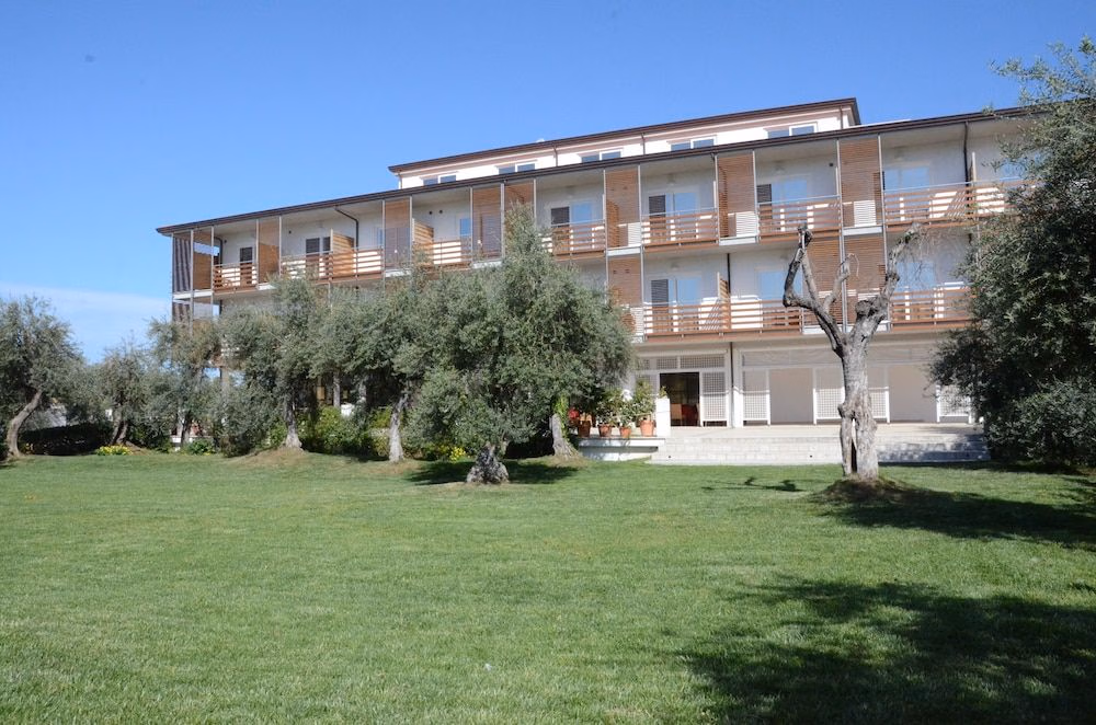 Elaia Garden4