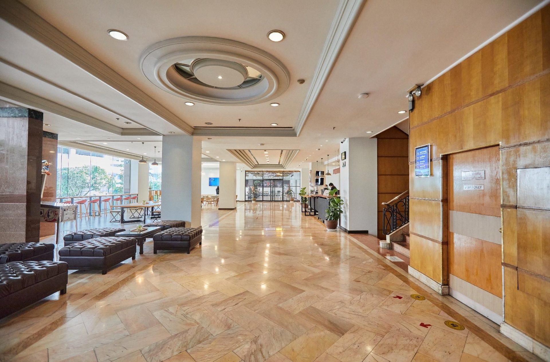 โรงแรมรอยัล ซิตี้ (The Royal City Hotel)2