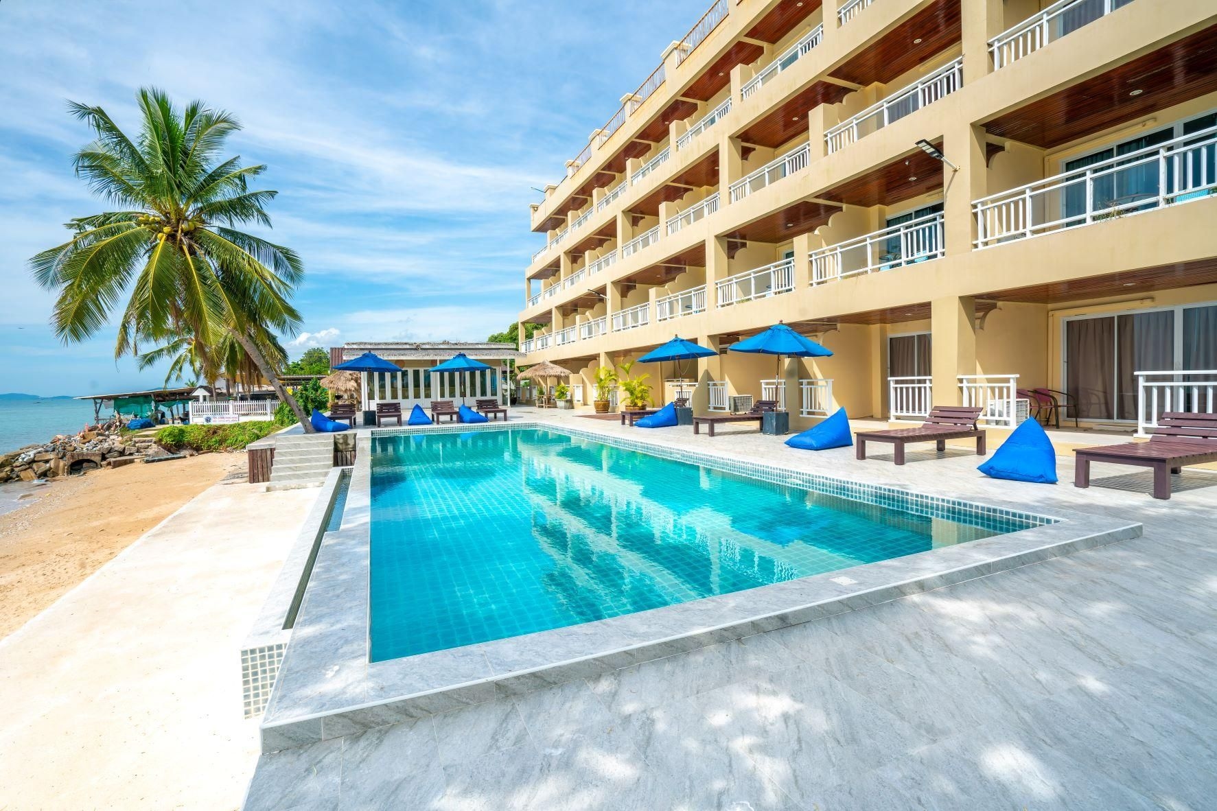 รอยัลพลา คลิฟฟ์ บีช (Royal Phala Cliff Beach Resort)4