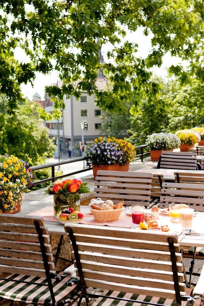 Steigenberger Hotel Remarque2