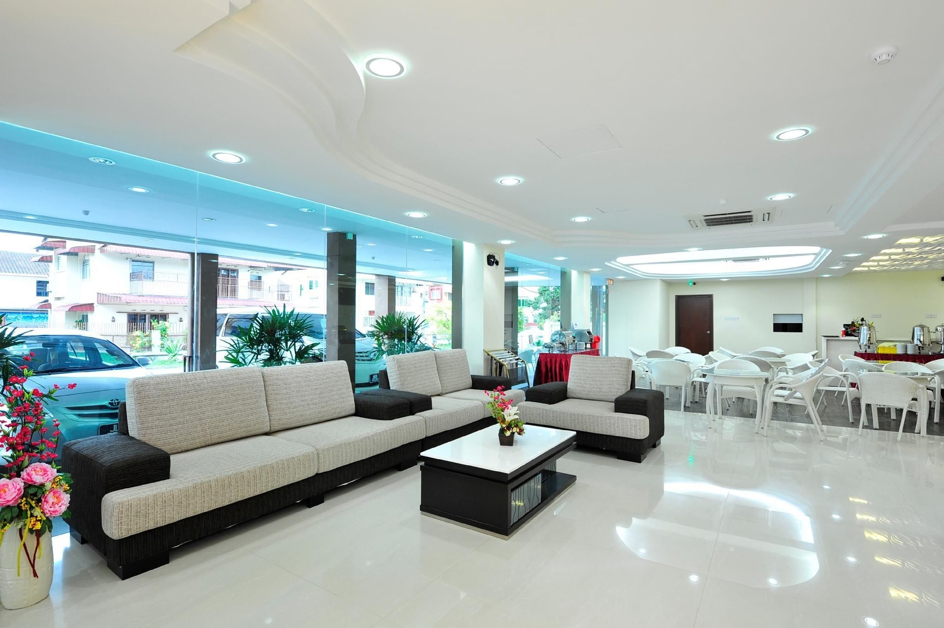 Hallmark View Hotel3