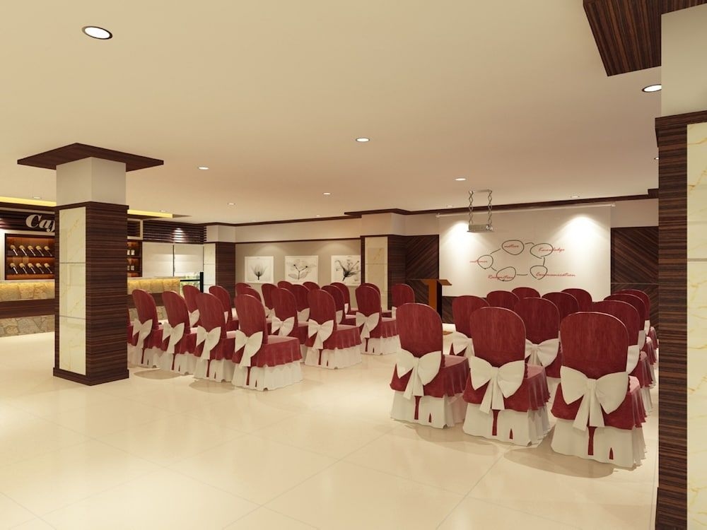 Grand Hallmark1