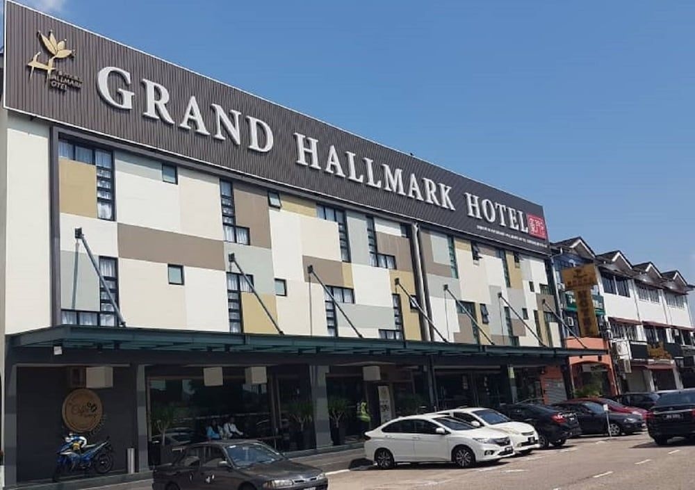 Grand Hallmark0