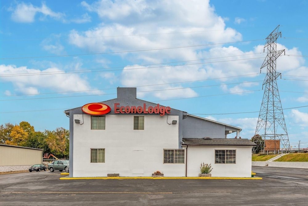 Econo Lodge2
