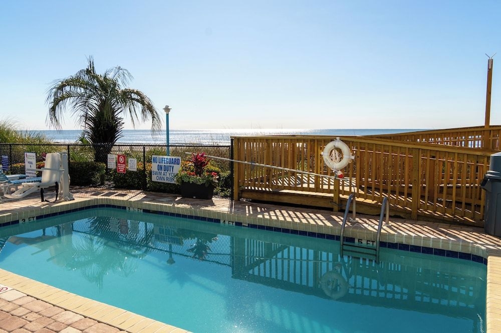 Beach Club At Montego Inn4