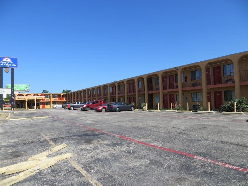 Americas Best Value Inn2