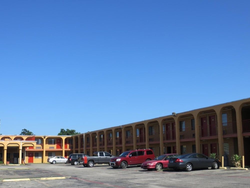 Americas Best Value Inn3
