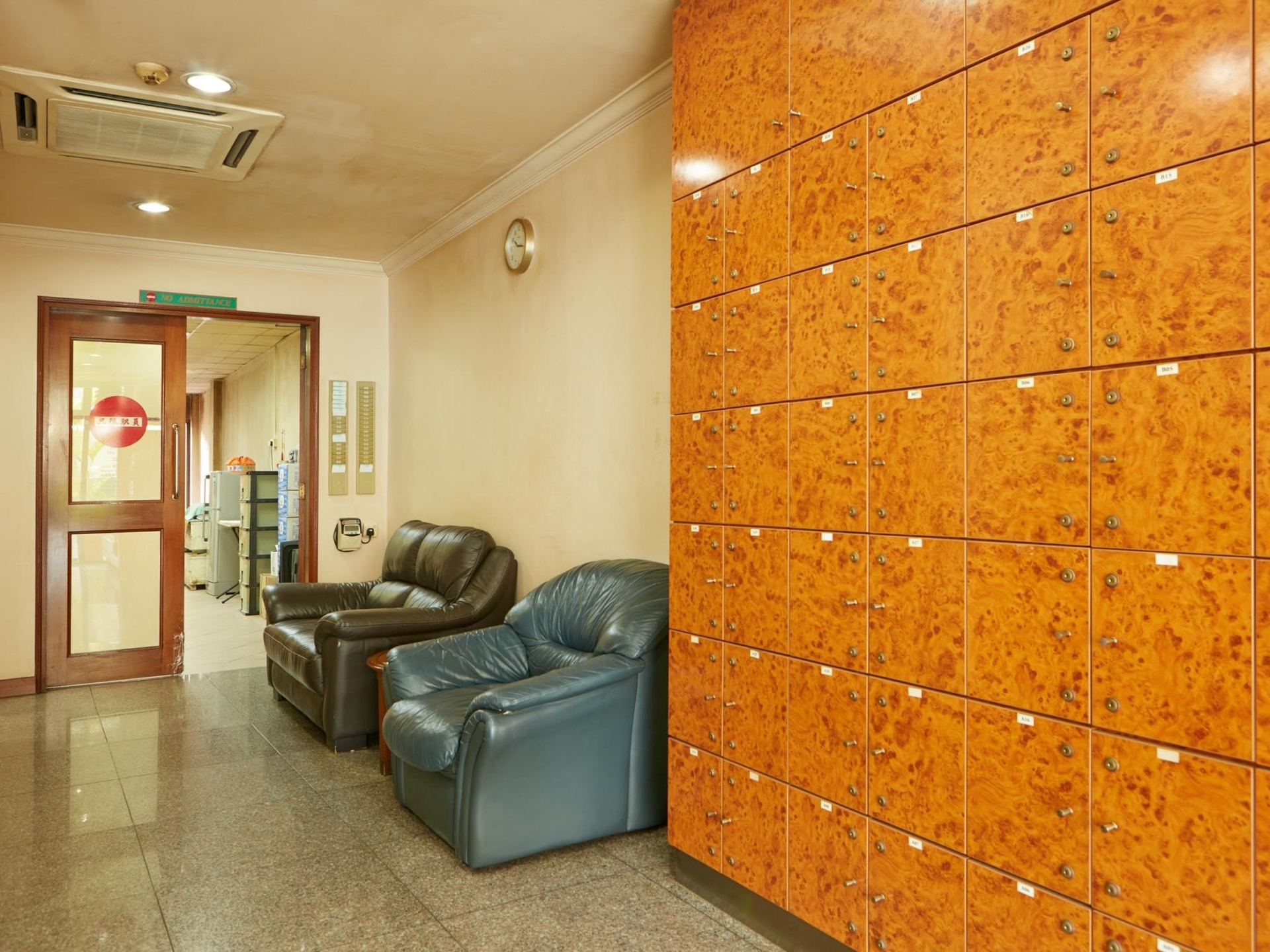 โรงแรมแอมไรส์ (Amrise Hotel)0