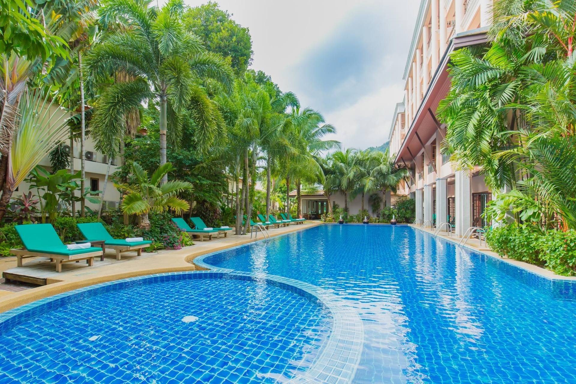 ฐานทิพย์ บีช รีสอร์ท (Thanthip Beach Resort)4