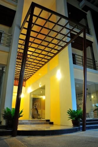 Boonjumnong Modern Apartments2