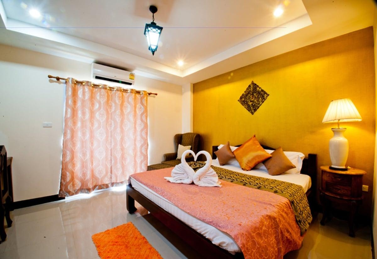 ฟ้าหลวง เรสซิเดนซ์ (Fahluang Residence)2