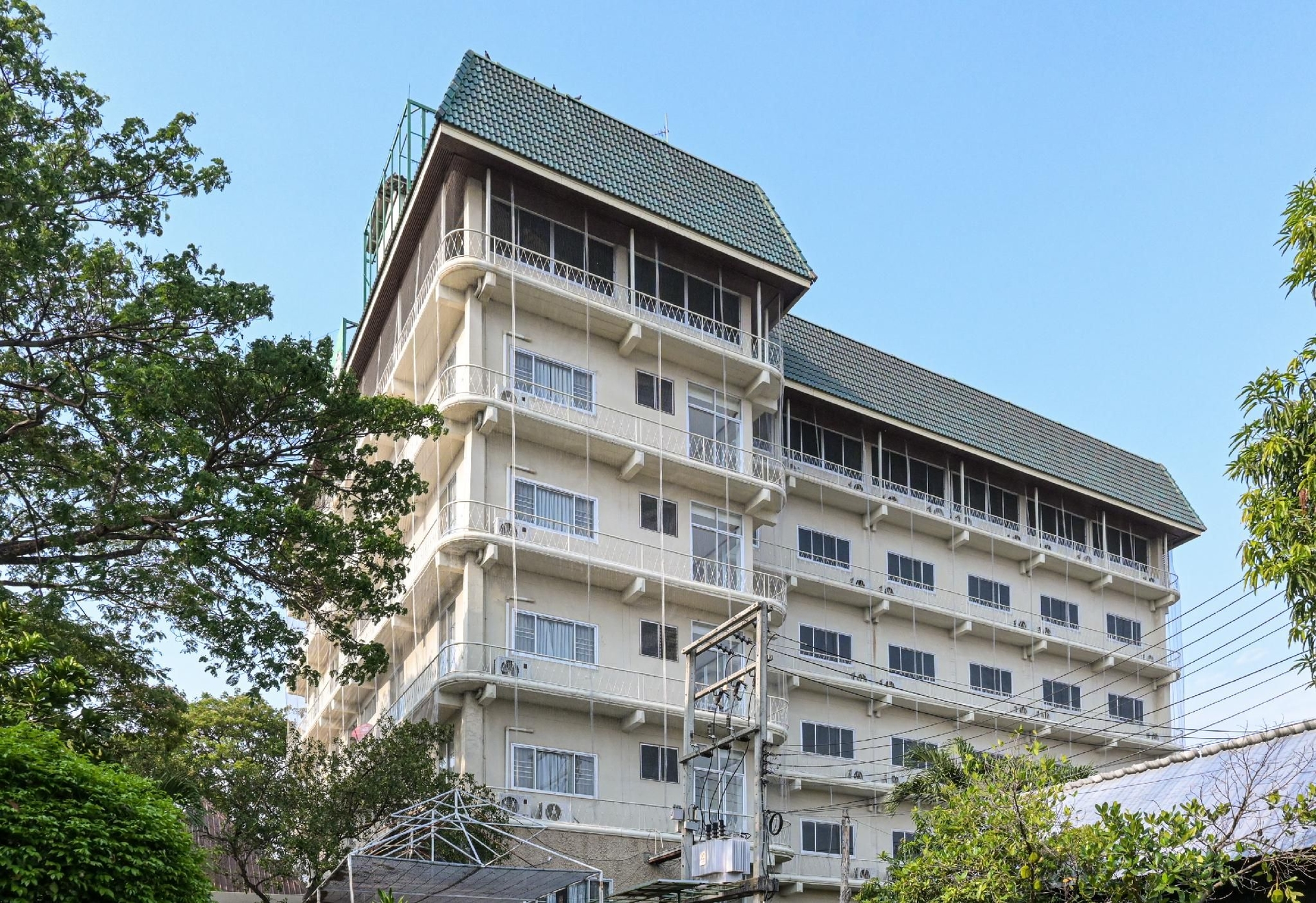 โรงแรมรัตนา ปาร์ค (Rattana Park Hotel)1