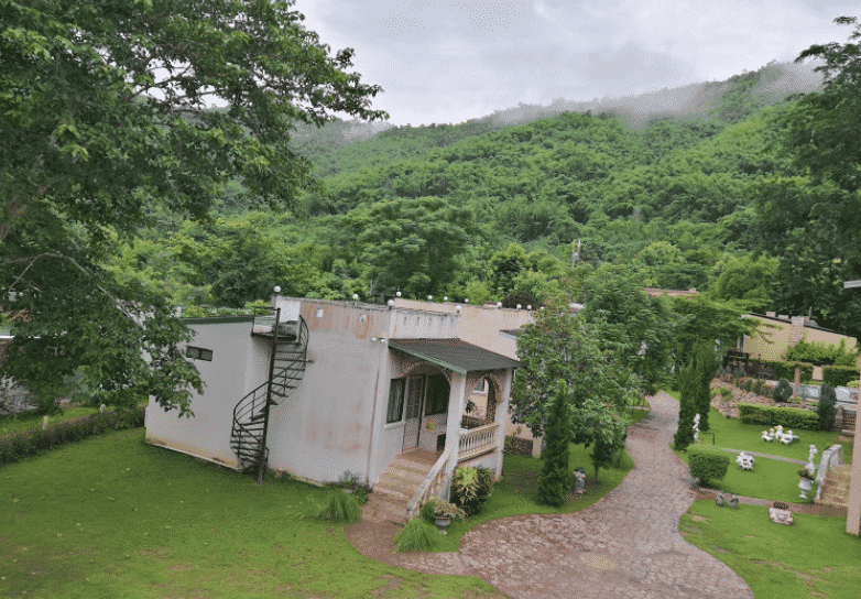 สแตมป์ ฮิลล์ รีสอร์ต (Stamp Hills Resort)2