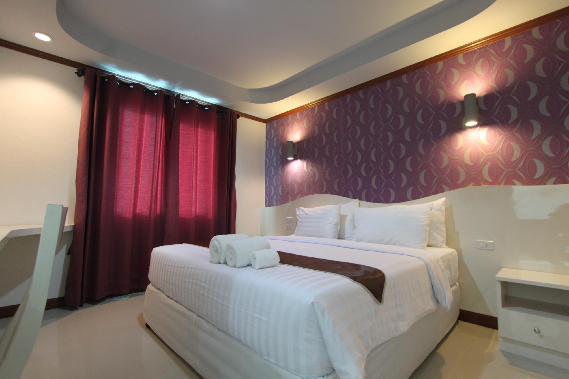 โรงแรมธาดา ชาโตว์ (Thada Chateau Hotel)3