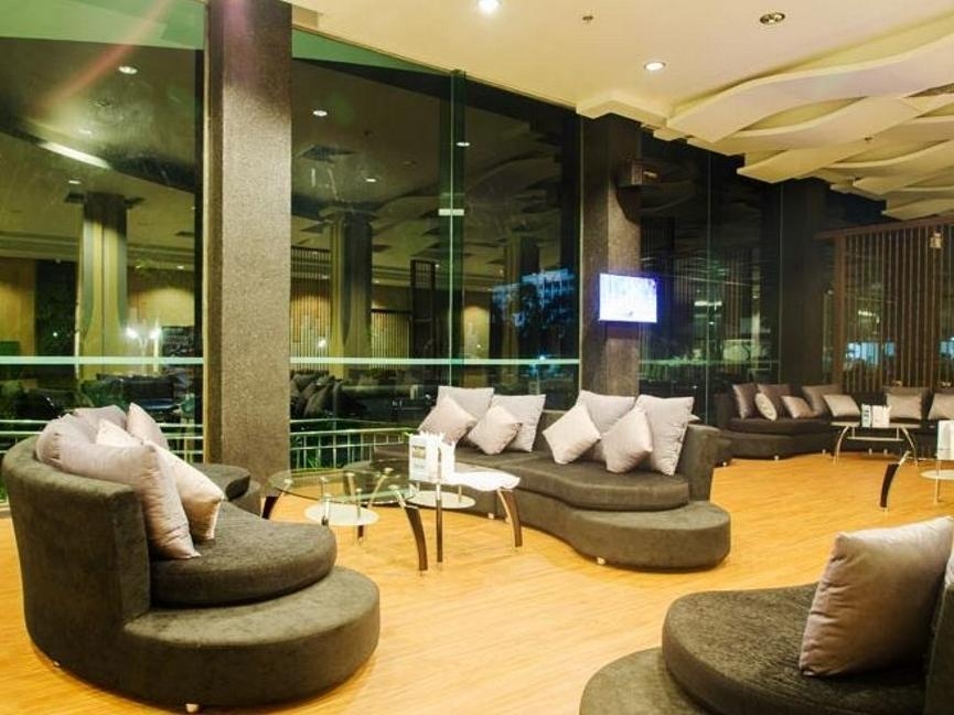 Alvarez Hotel4