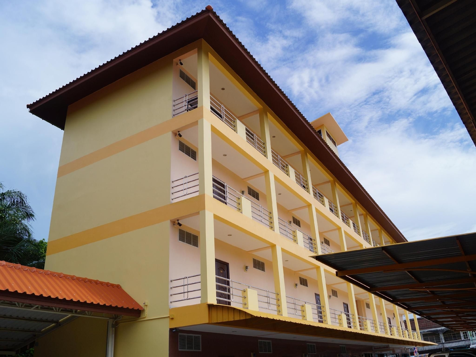 จิรสิน ระนอง อพารืตเมนต์ (Jirasin Ranong Apartment)4