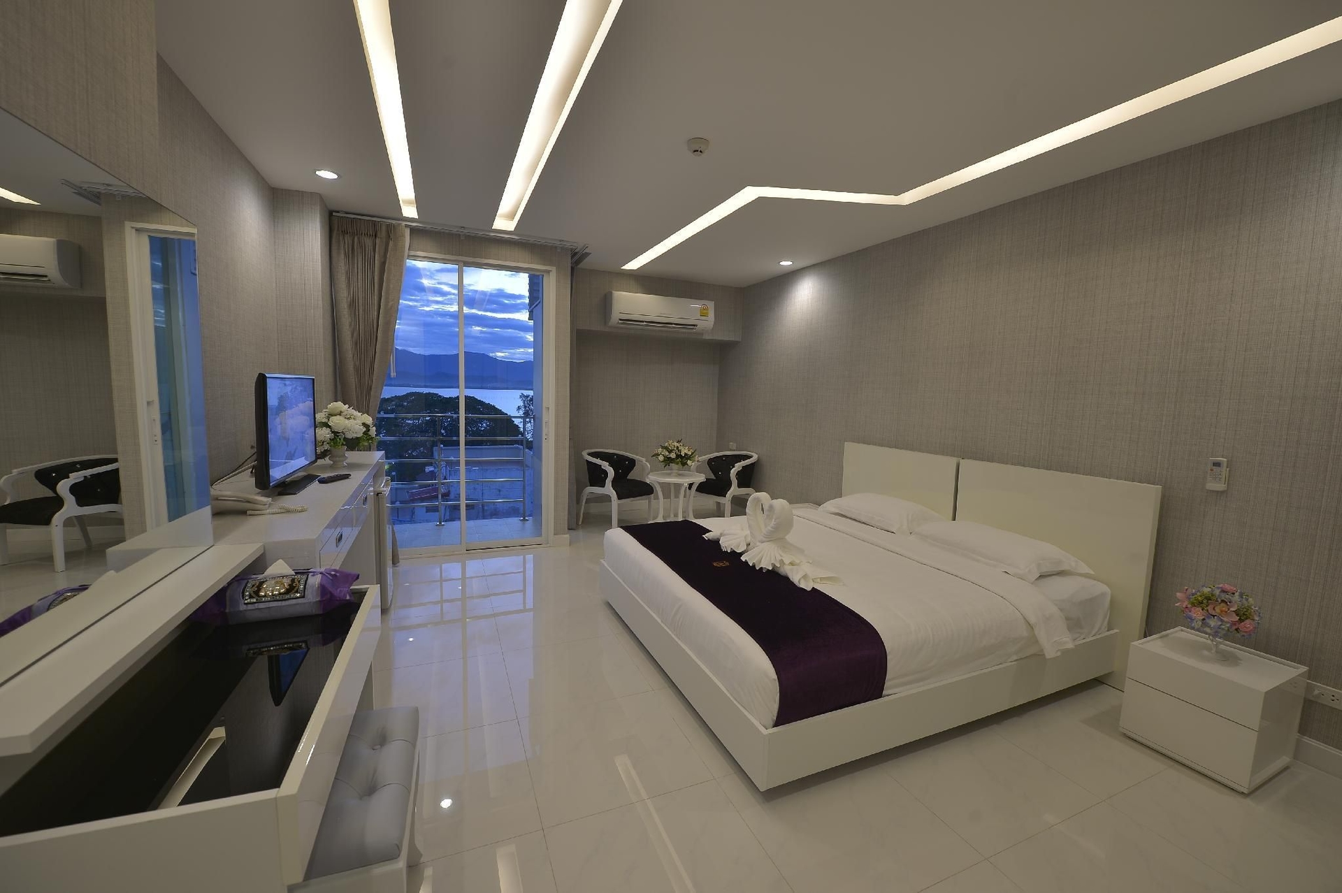 โรงแรมภูกลอง (Phuglong Hotel)3