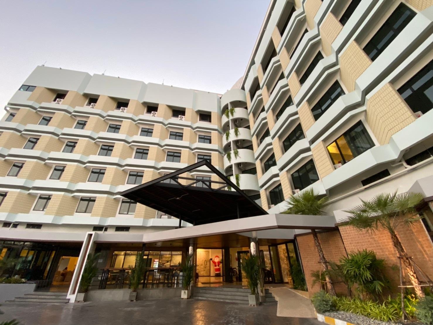 โรงแรม เอ็มแกรนด์ ร้อยเอ็ด (M Grand Hotel)1