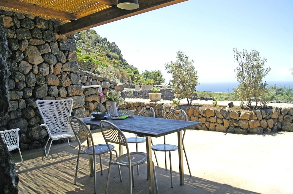 Dammusi Sciuvechi Resort4