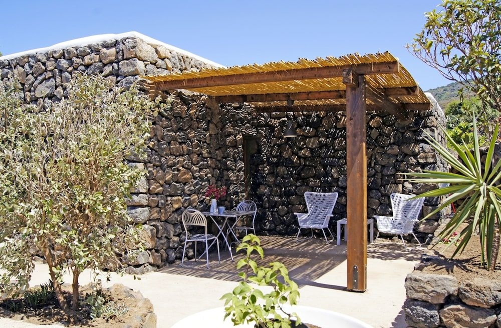 Dammusi Sciuvechi Resort3