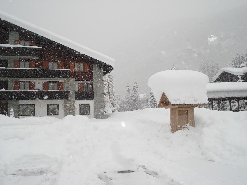 Hotel La Rouja0