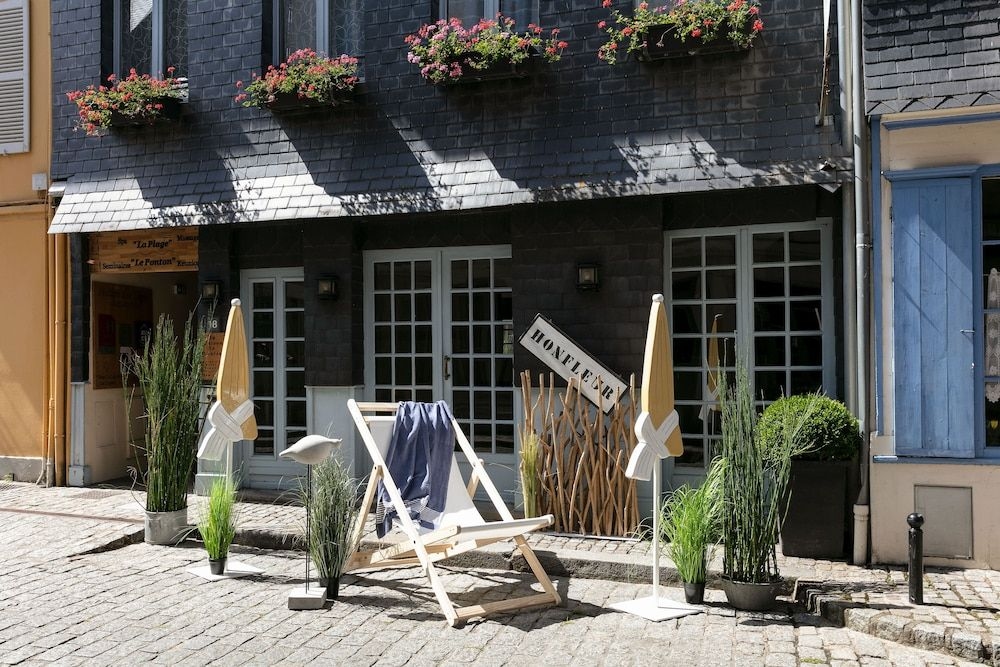 Hotel Du Dauphin0