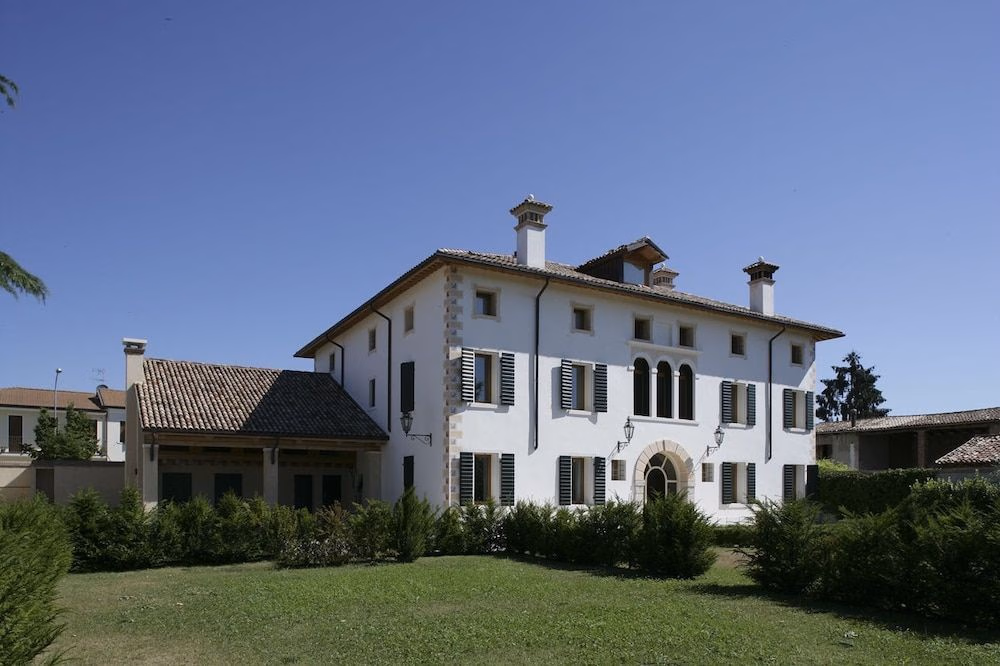 Villa Busta Hotel1