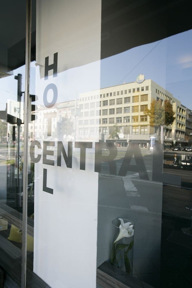 Central Hotel4