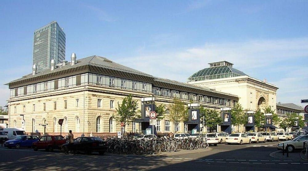 Central Hotel3