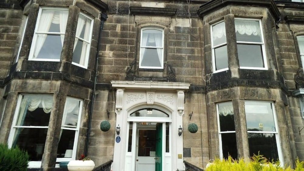 Alexander Guest House3